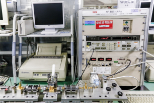 20GHz Bands Testing System・S-Parameter Tester/Handler・Exclusive RF Test Fixture